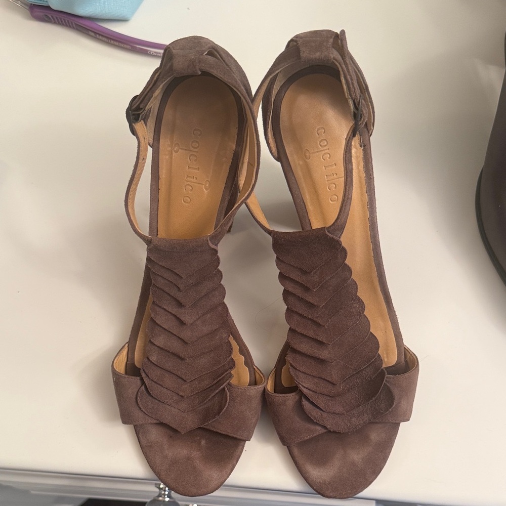 Coclico Women's Suede Brown Sandals